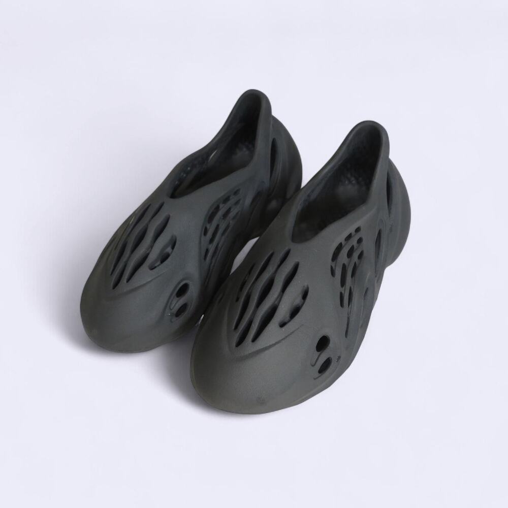 Black yeezy foam runner slides